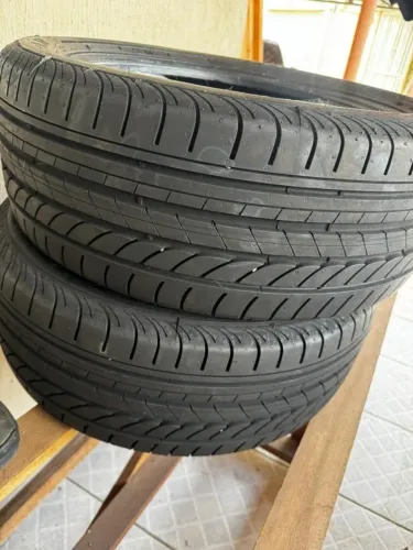 Pneu Goodyear EfficientGrip Performance 215/50R17 - Apenas 800km!