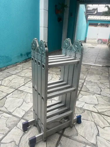 Escada multifuncional 