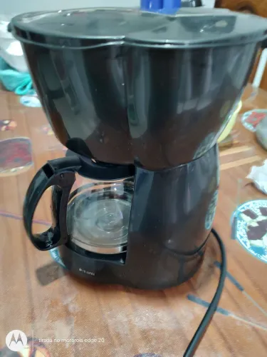 Cafeteira com defeito.