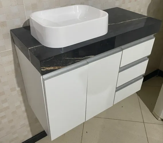 Armário para banheiro