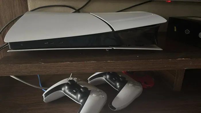? PlayStation 5 Completo com 2 Controles - Pouco Uso