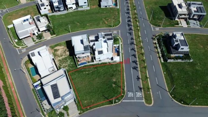 Terreno Esquina no Jardins Capri Área / Terreno à Venda, 387.77 por R$ 390000.00 no setor