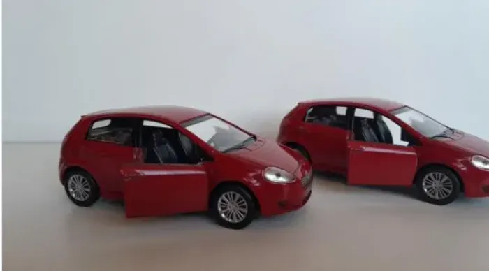 Lote 2 Miniaturas Fiat Punto, 10cm, Coleção Carros do Brasil