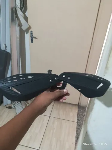 Protetor de mão estilo motocross,serve para bike e moto vem nele 