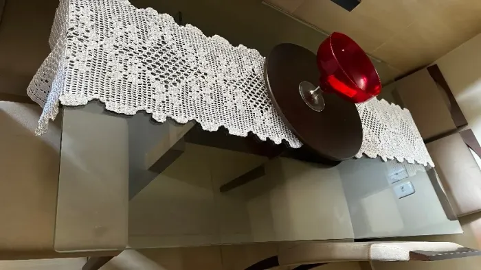 MESA DE JANTAR + 6 CADEIRAS