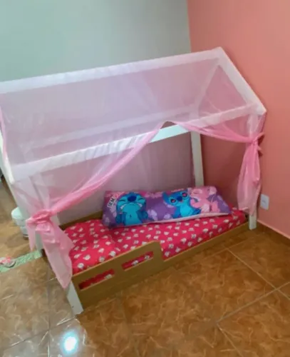 CAMA MONTESSORIANA INFANTIL.