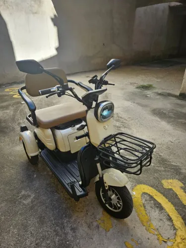 Triciclo Elétrico Veloster Lupy 1000W | 3 lugares |Excelente Estado - Acessórios + Alarme