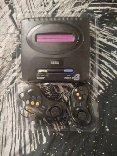 Console Mega Drive II chinês(Lê cartuchos + jogos memória))