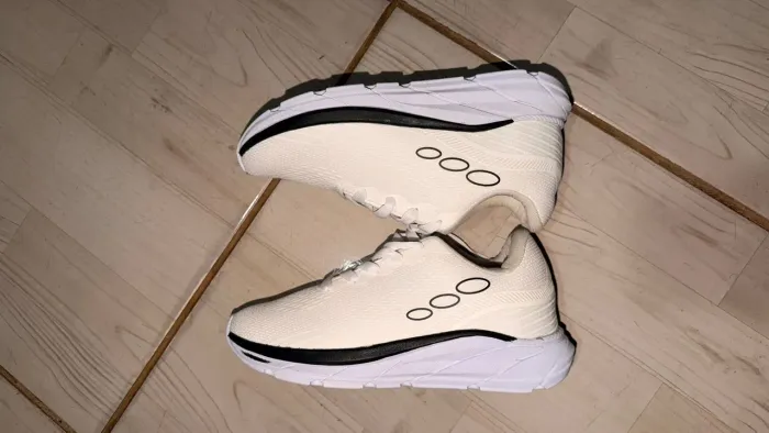 Tênis branco casual (N°43)