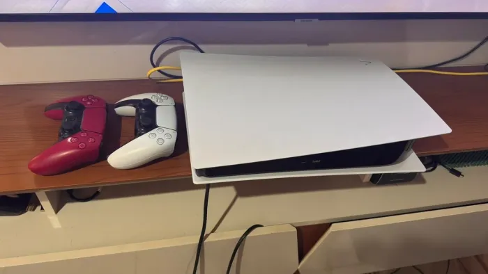 PlayStation 5 + 2 controles