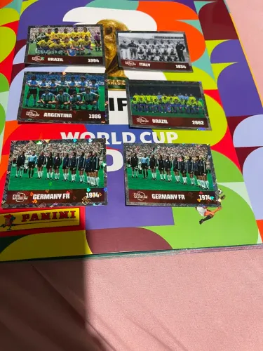 Figurinha da copa do mundo, cada uma por 35 seleções brilhantes 