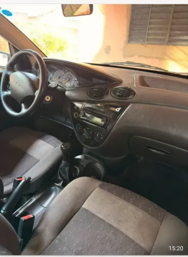 Ford Focus Sedan 1.6/1.6 Flex 8v/16v 4P Mec. 2004