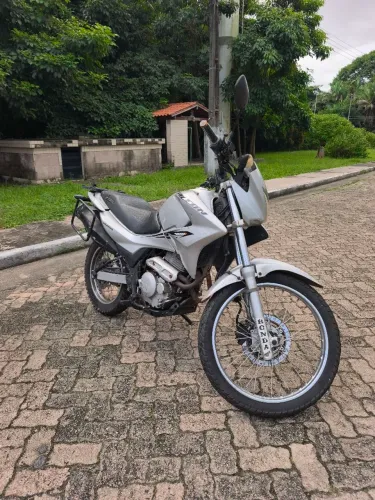 Vendo Nx Falcon 400i 2013 - injeção