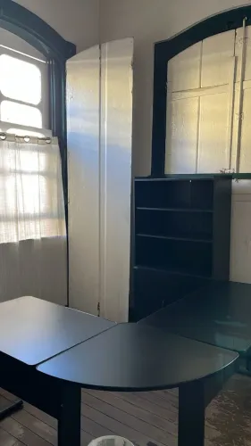 Mesa em L e Armário 