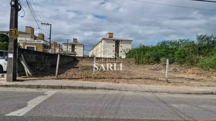 Imóvel para venda tem 717 metros quadrados em Barra do Aririú - Palhoça - SC