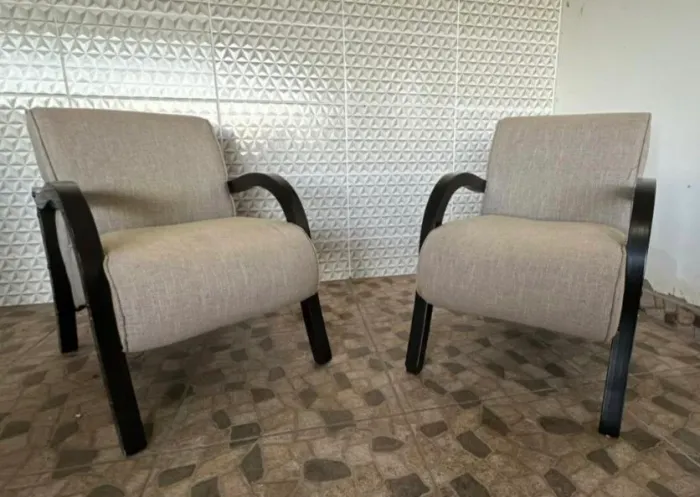 Conjunto duas poltronas 