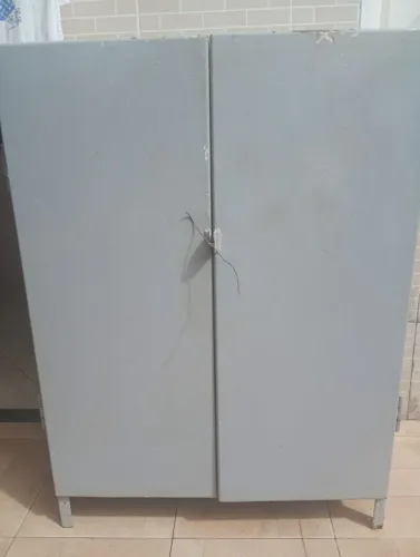 Armário de ferro