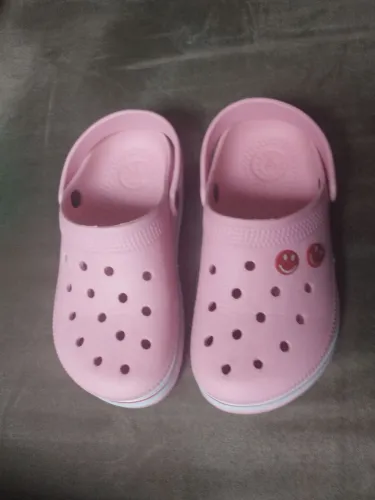 Vendo sandália macia babuche infantil Rosa