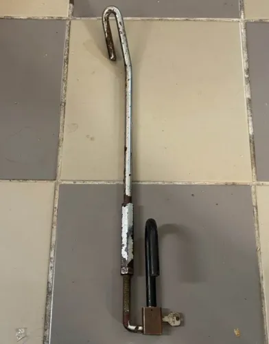 Antiga Tranca/Trava Volante Pedal Carro Anti Furto (Segurança)