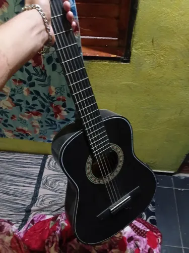 Violão usado