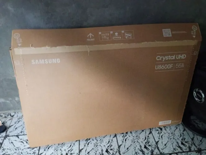 Vendo essa caixa de Tv 55 polegadas com isopor valor 50 