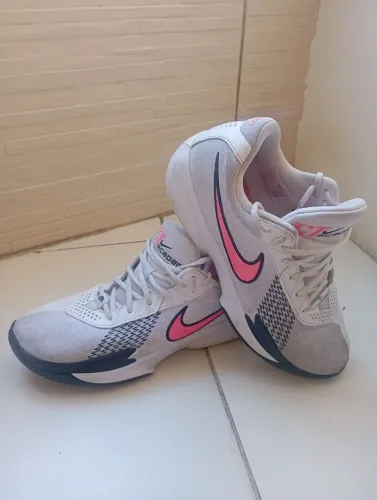 Tenis nike Gt cut academy 43 branco e rosa