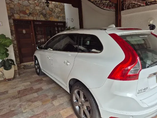 Volvo XC-60 XC 60 D-5 Inscript 2.0 AWD Diesel 5P 2019