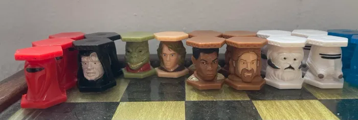 Lote de 27 Abatons Panini Star Wars e 12 Minilivros