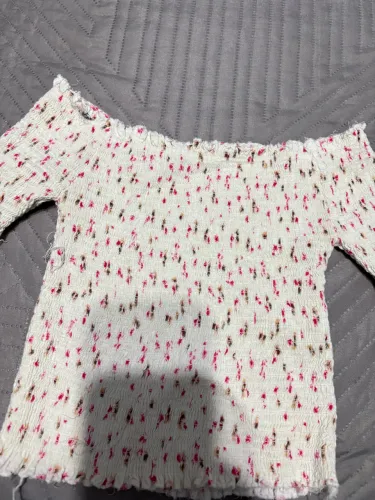 Blusa Ciganinha / Ombro a Ombro Franzida Texturizada com Estampa Delicada
