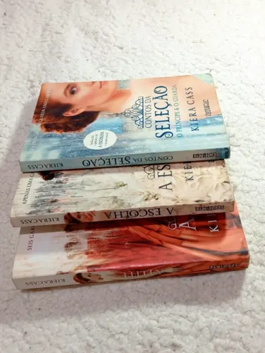 livros da coleção: A Seleção - Kiara Kass