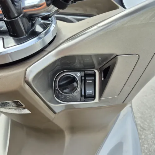 Vendo uma PCX DLX otimo estado