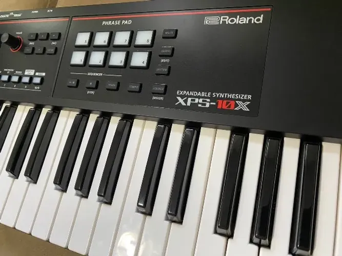 XPS-10X Teclado Roland - Impecável
