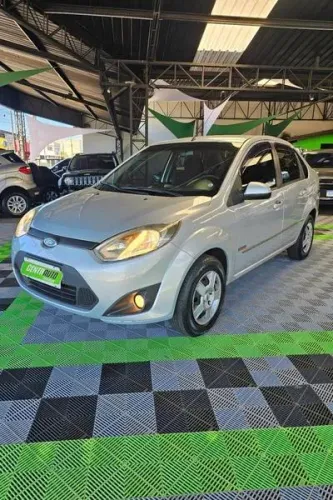 Ford Fiesta 1.6 16V Flex Aut. 5P 2013