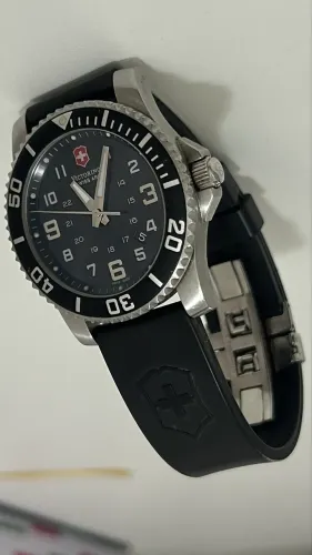 Relógio Victorinox Swiss Army Maverick II 24135 Safira