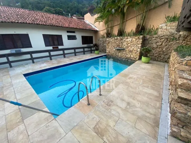 Casa com 4 quartos à venda, 450 m² por R$ 1.990.000 - São Francisco - Niterói/RJ