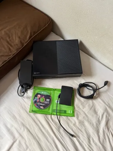 Xbox one ( sem controle ) ACEITO TROCAS