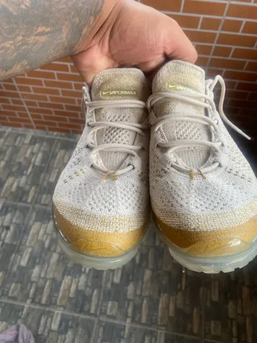 Vapor Max 2023 dourado, produto original.