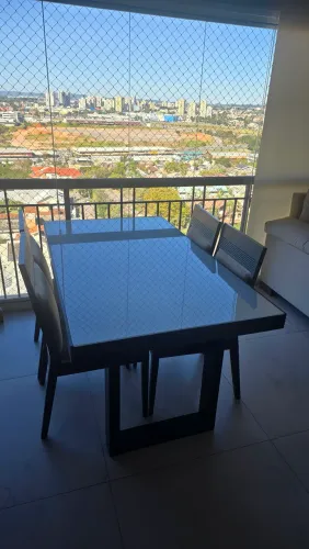 Mesa + 5 cadeiras