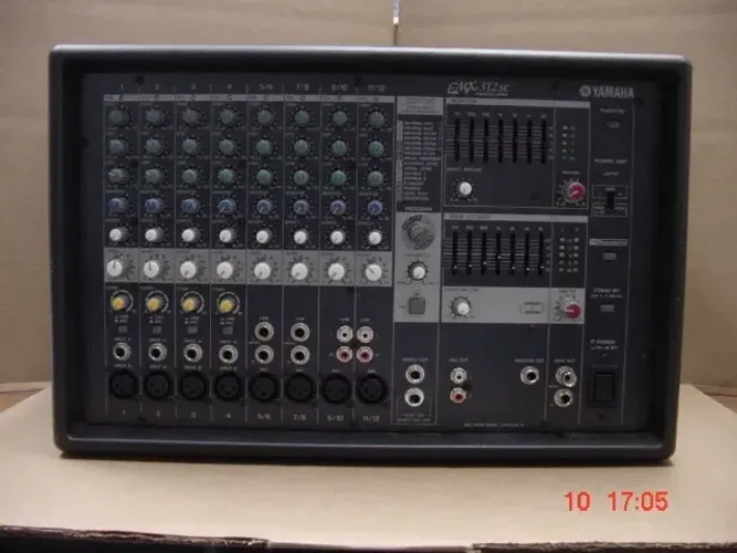 Mesa de Som Yamaha EMX312sc