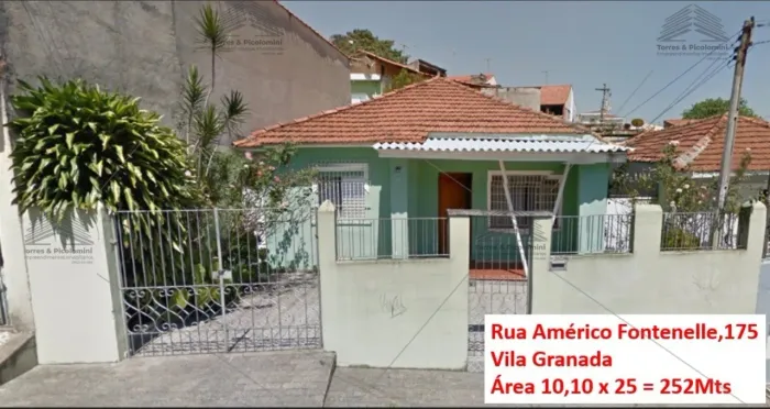 Casa à venda na Vila Granada, São Paulo-SP: 2 quartos, 1 sala, 2 banheiros, 2 vagas. Não p