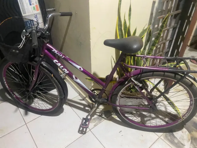 Vende-se uma bicicleta semi nova *17