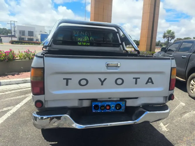 Toyota Hilux CD DX 4X4 3.0 8V 90cv Diesel 2004
