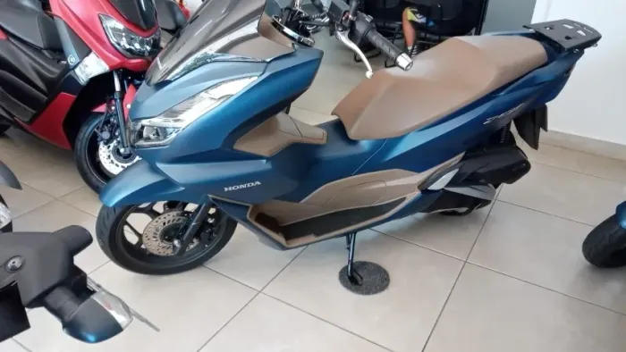 PCX 160 DLX