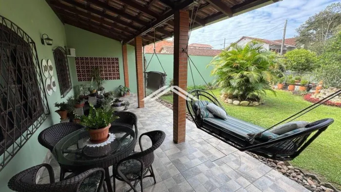 Casa com 4 quartos à Venda, Centro - Itapoá SC