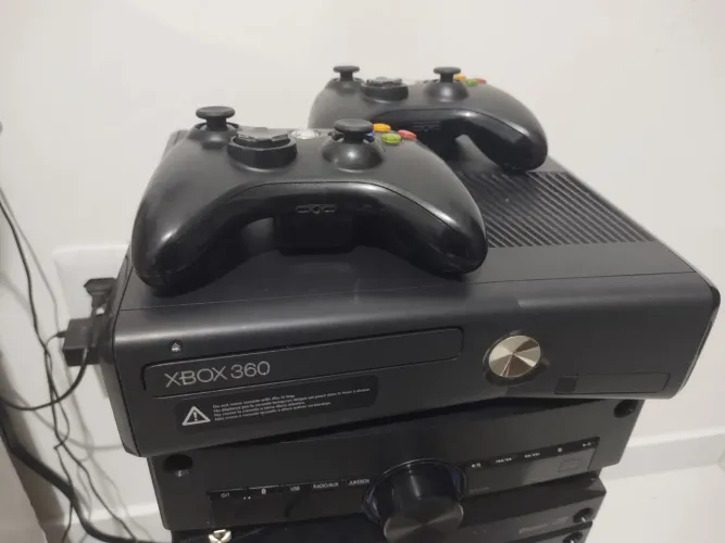 Xbox 360 slim HD 250gb