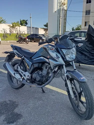 Vendo Titan 160 ano 23/24 nada pra fazer só pegar e andar