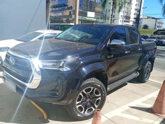 Toyota Hilux CD SRX Plus 4X4 2.8 TDI Die. Aut. 2024