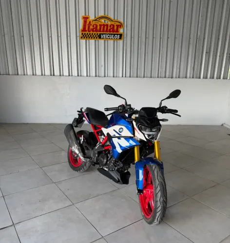 BMW G310R moto com apenas 1.590 km rodados 