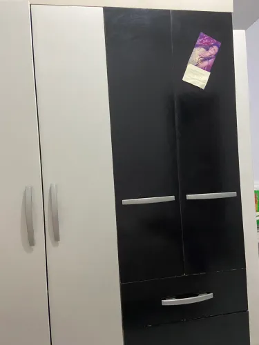 Vendo guarda- roupa usado
