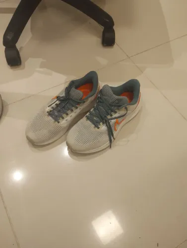 Tênis Nike original modelo Nike Air Zoom Pegasus 39 - TAMANHO 41 - cinza e laranja